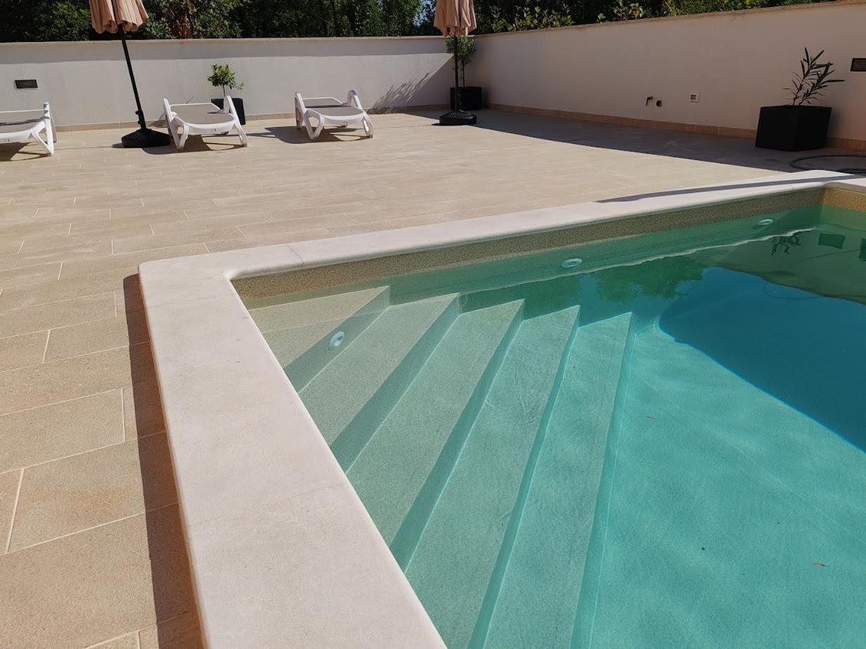 Apartments Oleander Lovrecica-Residence With Pool Exterior photo